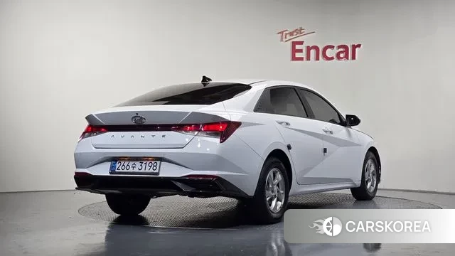 Hyundai Avante (CN7) 2021 Белый из Кореи