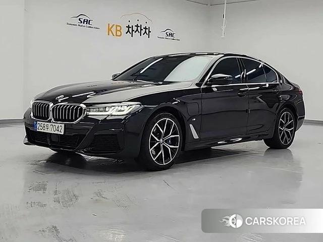 BMW 5 Series (G30) 2021 Черный из Кореи