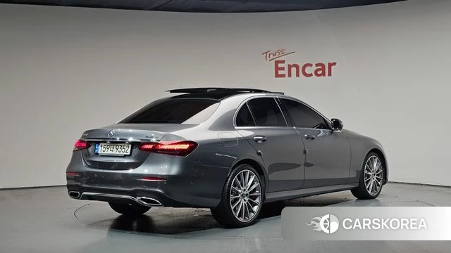 Mercedes-Benz E-Class W213 2022 Серый из Кореи