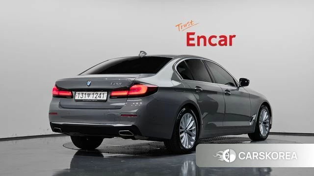 BMW 5 Series (G30) 2022 Серебристо-серый из Кореи