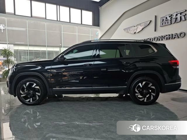 Volkswagen Tourang 2022 Черный из Китая