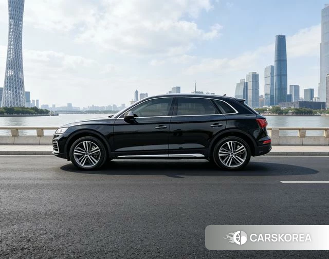 Audi Q5L 2022 Черный из Китая