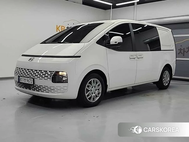 Hyundai Staria 2023 Белый из Кореи