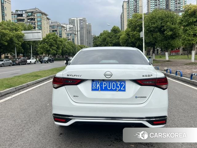 Nissan Xuan Yi 2024 Белый из Китая