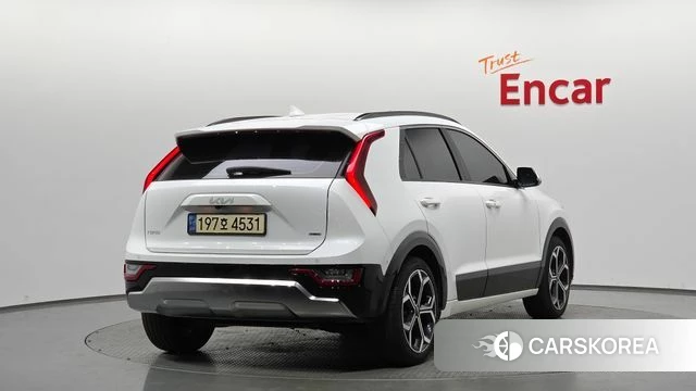 Kia Di Ol Nu Niro 2022 Белый из Кореи