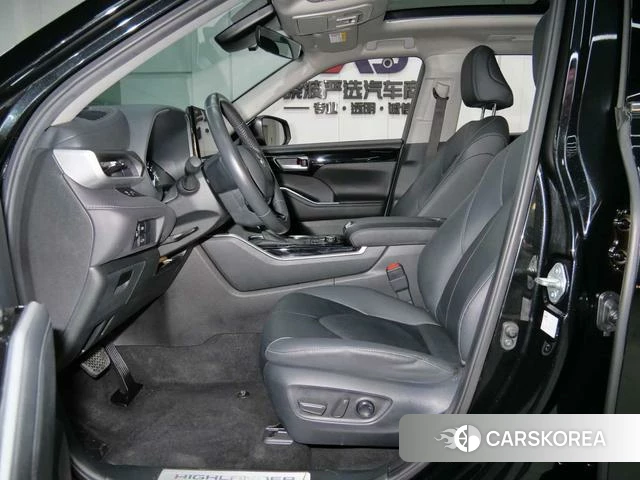 Toyota Highlander 2022 Черный из Китая