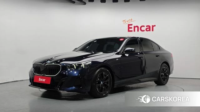 BMW 5 Series (G60) 2023 Черный из Кореи
