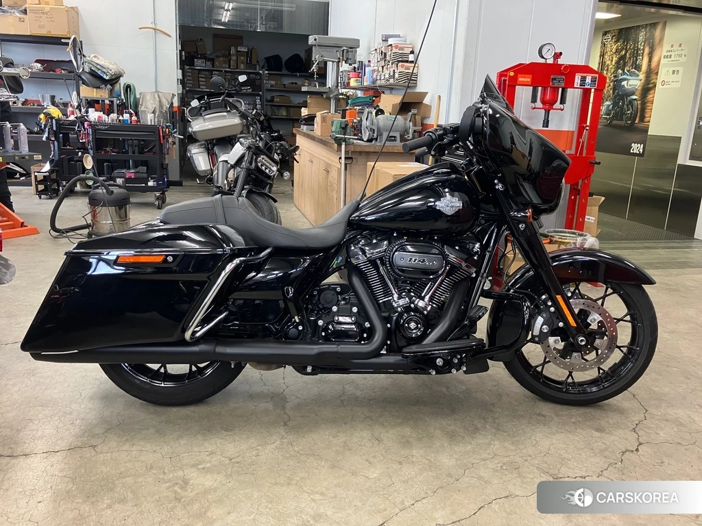 Проданный Harley-Davidson Street Glide FLHXS1690 2023 из Японии