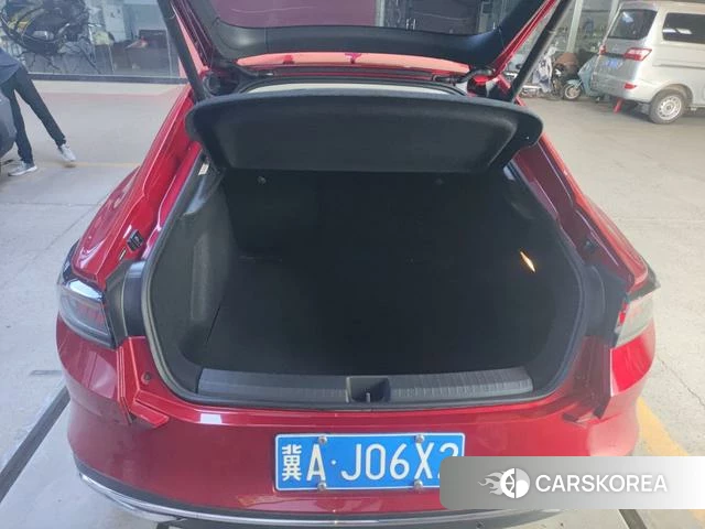 Volkswagen Lingdu 2022 Красный из Китая