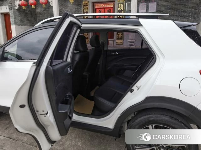 Kia Yi Ran 2022 Белый из Китая