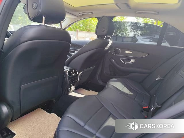 Mercedes-Benz Class C 2021 Белый из Китая