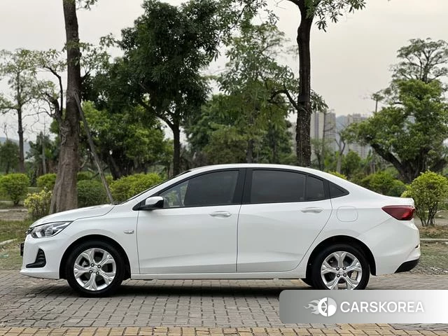Chevrolet Kovoz 2021 Белый из Китая