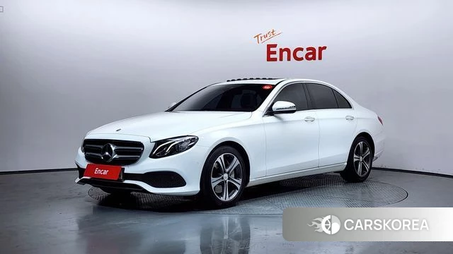Mercedes-Benz E-Class W213 2018 Белый из Кореи