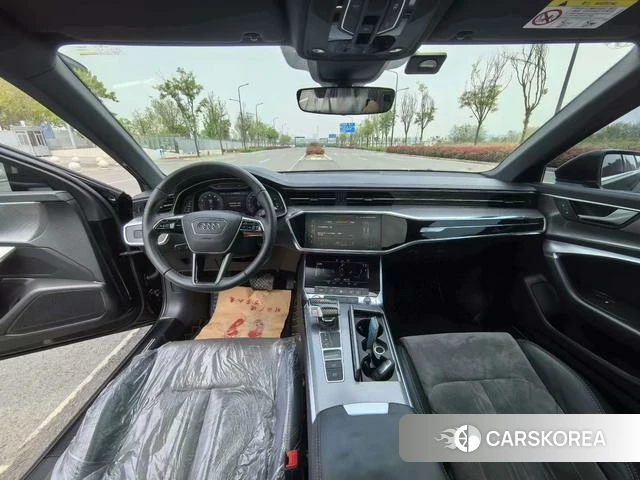 Audi A6L 2021 Черный из Китая