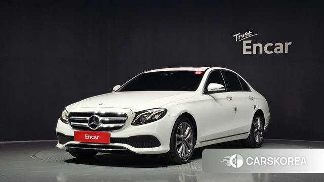 Mercedes-Benz E-Class W213 2019 Белый из Кореи