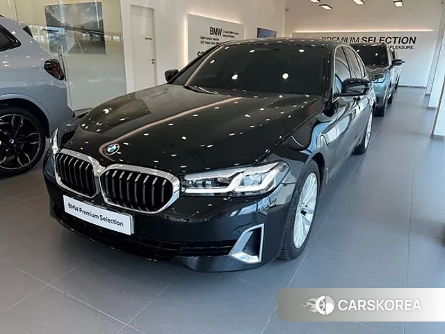 BMW 5 Series (G30) 2022 Черный из Кореи