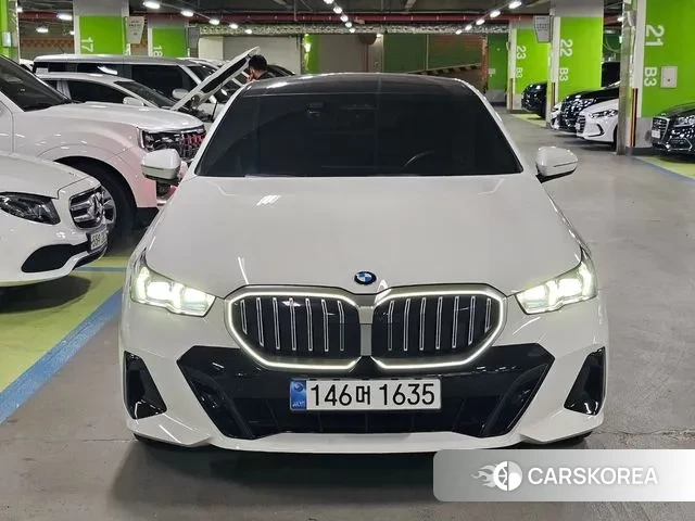 BMW 5 Series (G60) 2024 Белый из Кореи