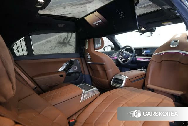 BMW i7 2025 Черный из Китая
