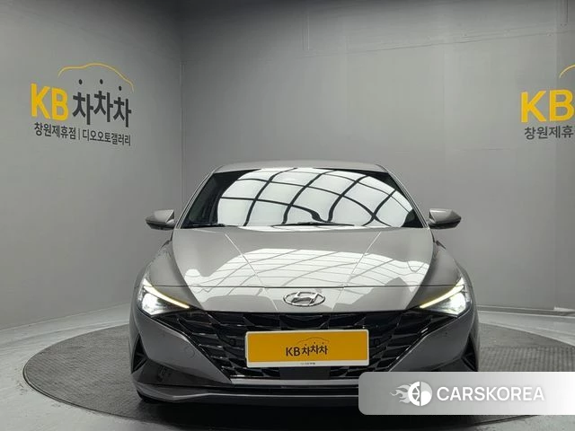 Hyundai Avante (CN7) 2021 Серебристо-серый из Кореи