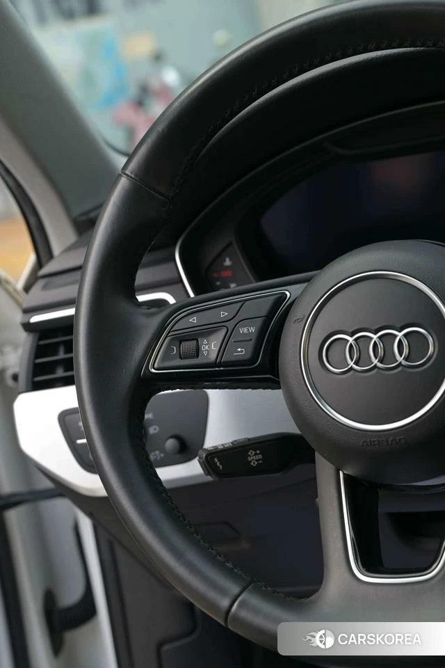 Audi A4L 2018 Белый из Китая