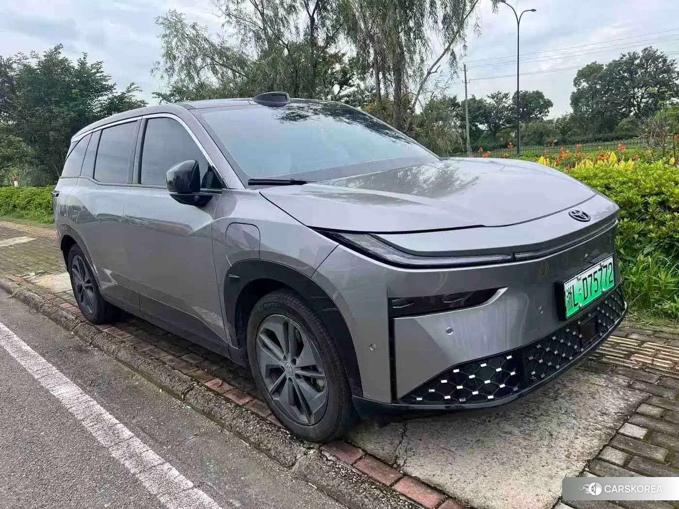 Toyota bZ3X 2025 Silver/gray из Китая