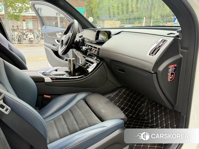 Mercedes-Benz EQC 2021 Белый из Китая