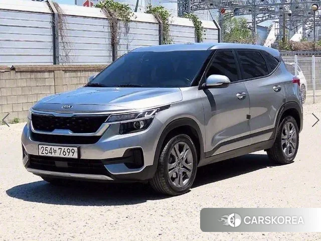 Kia Seltos 2021 Серебристо-серый из Кореи