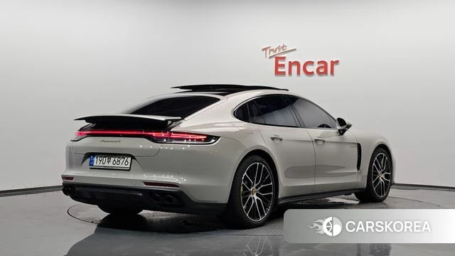 Porsche Panamera (971) 2022 Серебристо-серый из Кореи