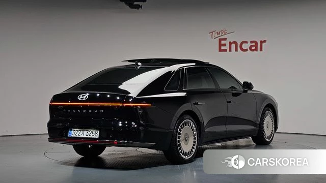 Hyundai Grandeur Hybrid (GN7) 2024 Черный из Кореи