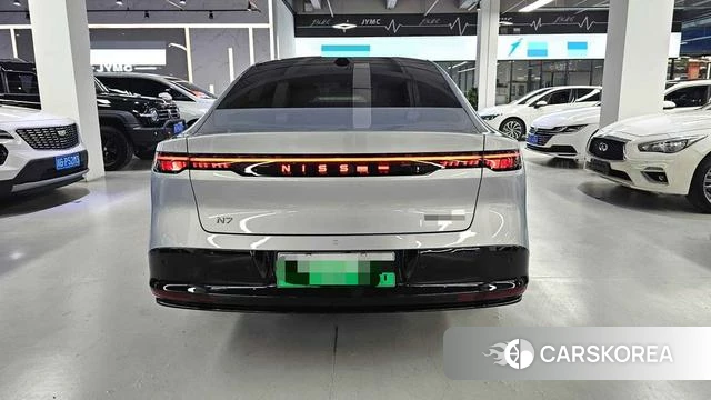 Nissan N7 2025 Серебристо-серый из Китая