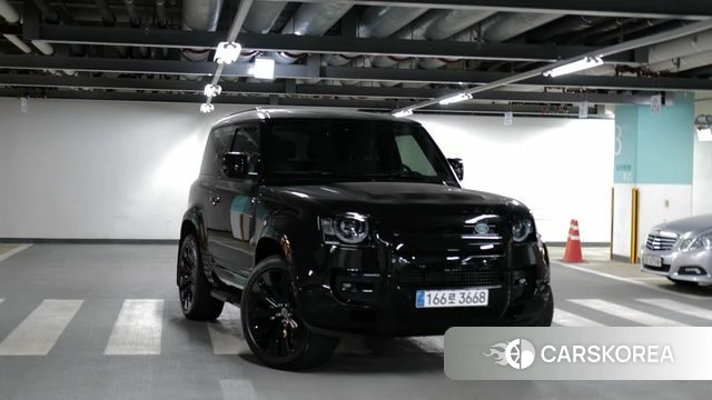 Land Rover Defender (L663) 2023 Черный из Кореи