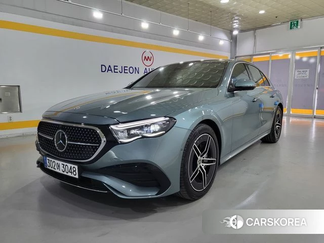 Mercedes-Benz E-Class W214 2025 Синий нефрит из Кореи