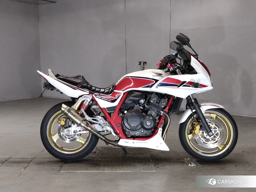 Проданный Honda CB400SF BOLDOR 2012 из Японии, фото 2