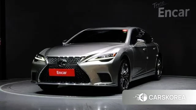 Lexus LS500h 5th generation 2023 Серебристо-серый из Кореи