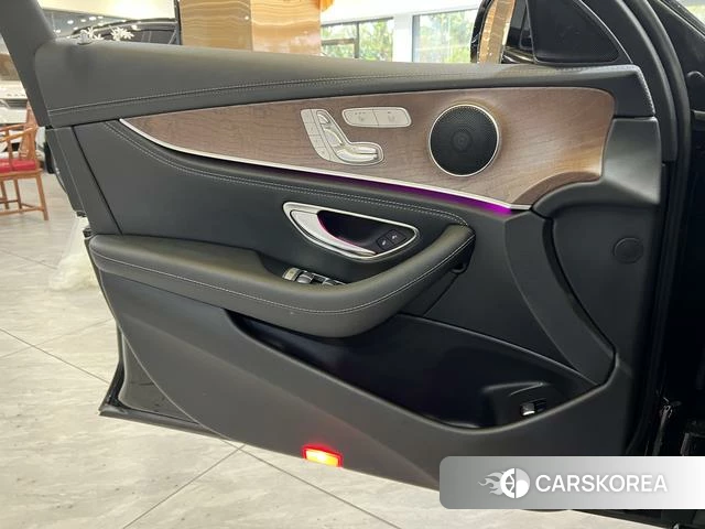 Mercedes-Benz E-class id 3890863 из Китая
