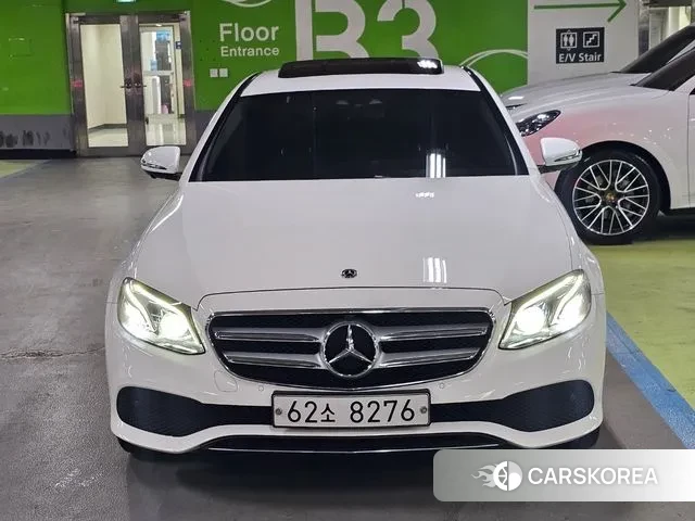 Mercedes-Benz E-Class W213 2019 Белый из Кореи