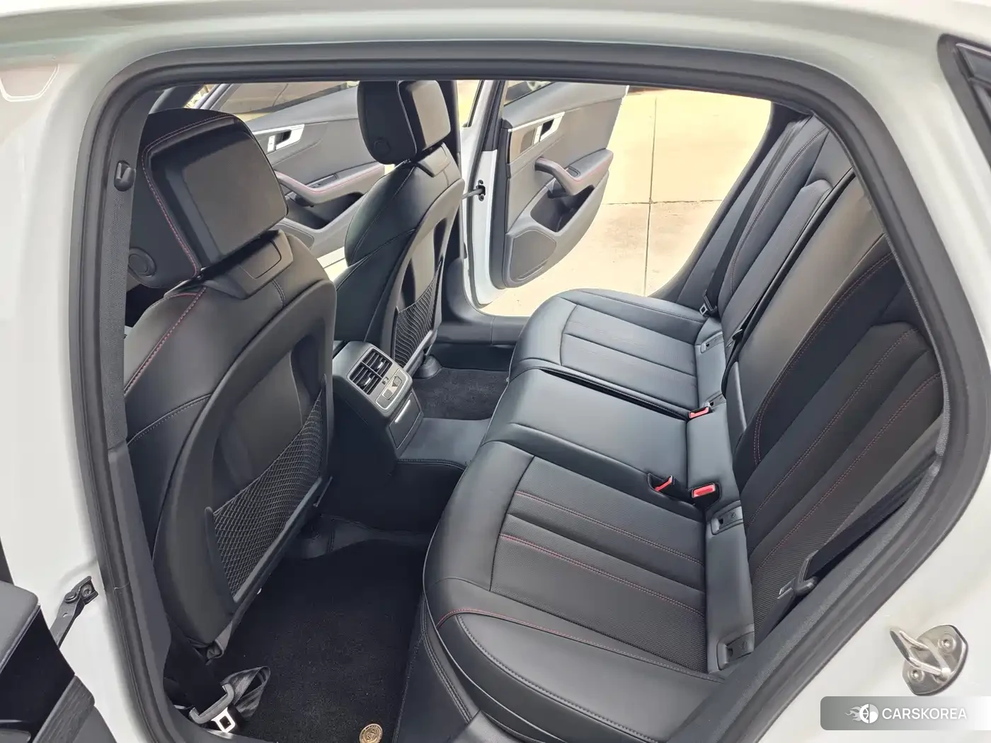 Audi A4L 2025 Белый из Китая