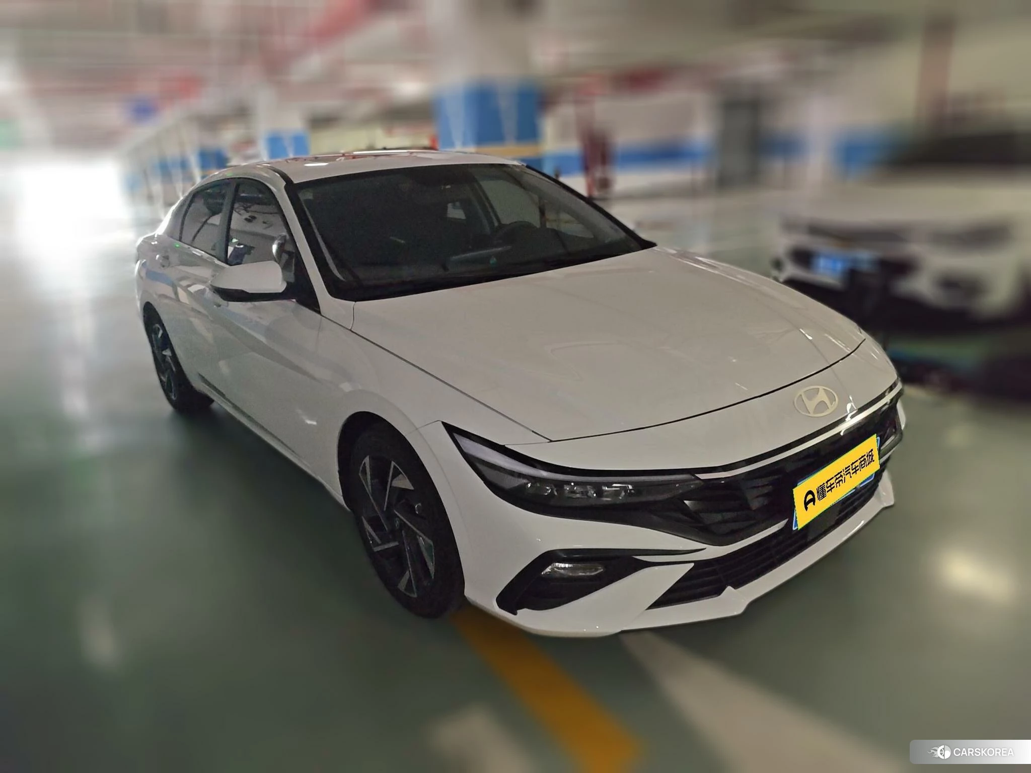 Hyundai Elantra 2023 Белый из Китая