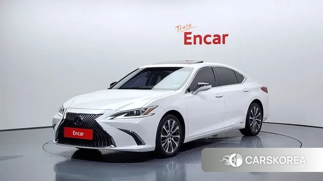 Lexus ES300h 7th generation 2018 Белый из Кореи