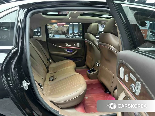Mercedes-Benz E-class 2023 Черный из Китая