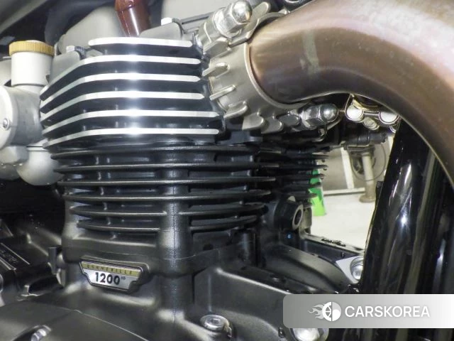 Engine photo