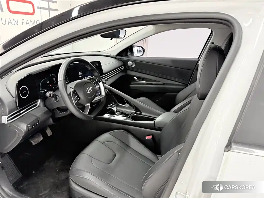 Hyundai Elantra 2024 Белый из Китая