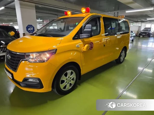 Hyundai The New Grand Starex 2018 Желтый из Кореи