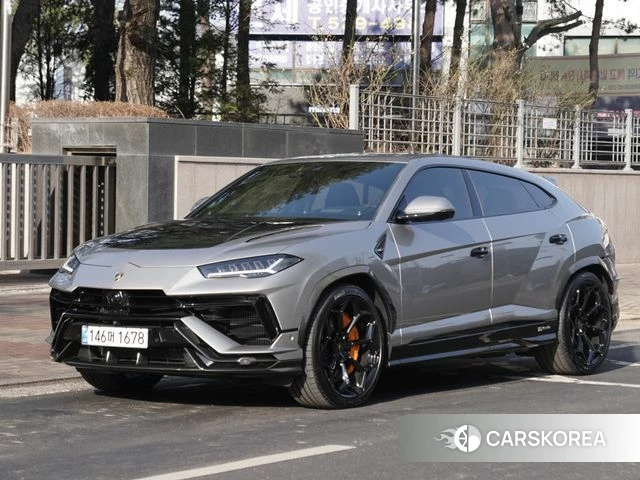 Lamborghini Urus 2024 Серебристо-серый из Кореи