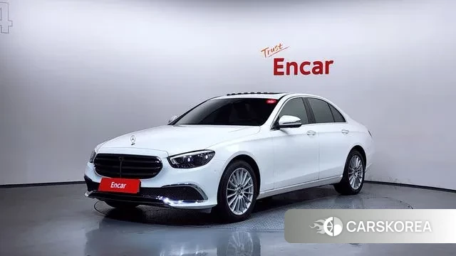 Mercedes-Benz E-Class W213 2022 Белый из Кореи