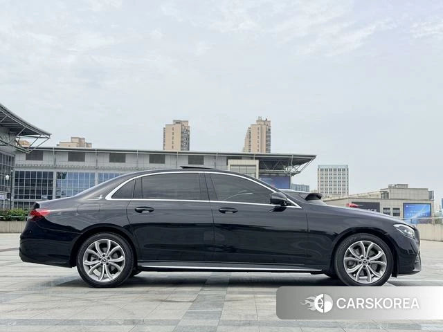 Mercedes-Benz E-class 2021 Черный из Китая