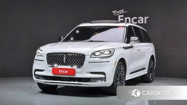 Lincoln Aviator 2nd generation 2022 Белый из Кореи