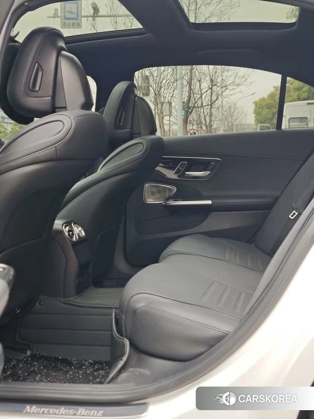 Mercedes-Benz Class C 2023 Белый из Китая