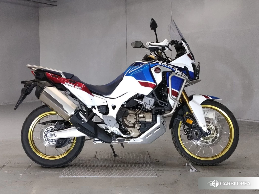 Проданный Honda CRF1000L AFRICA TWIN ADV DCT 2019 из Японии