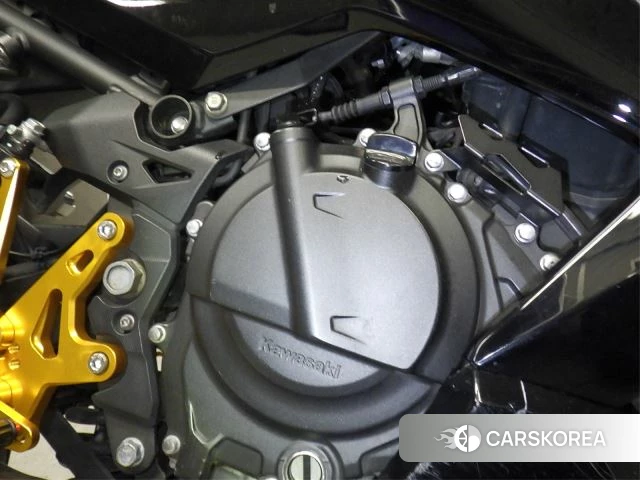 Engine photo